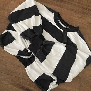 ALICE + OLIVIA-NWT Striped Cropped Sweatshirt